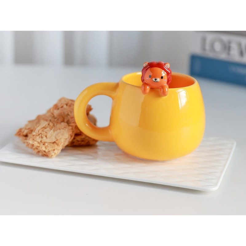 Taza de Cerámica con Charm LION Taza de Cerámica con Charm LION