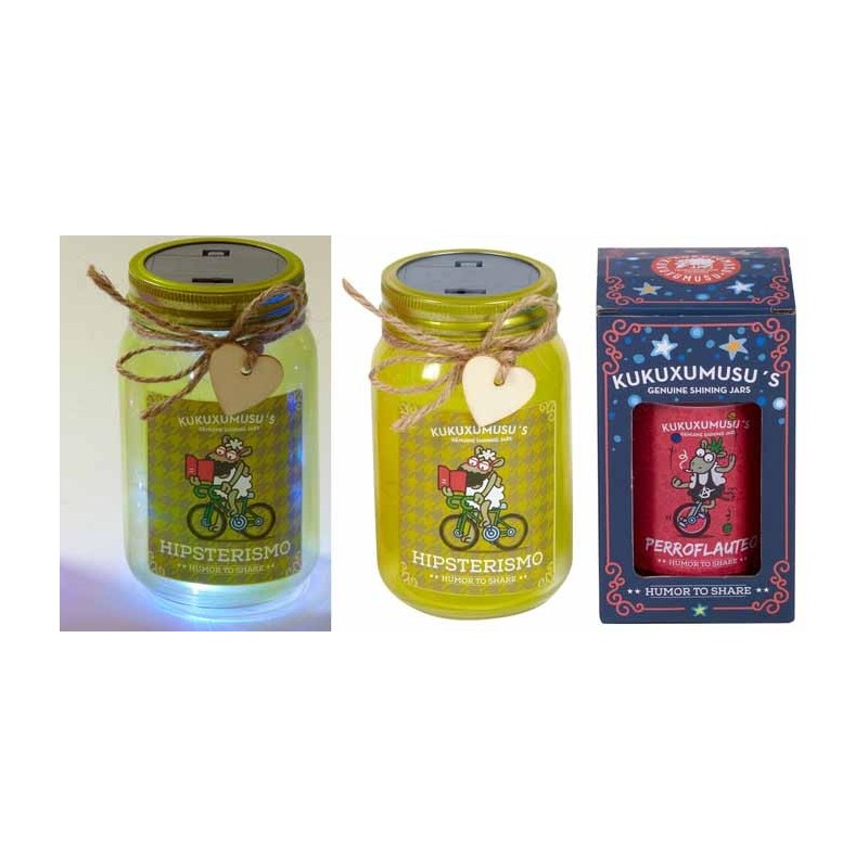 TARRO CON LUZ KUKUXUMUXU HIPSTERISMO Caja: 8,5 x 8,5 x 14,5 cm Tarro: 8 x 8 x 14 cm TARRO CON LUZ KUKUXUMUXU HIPSTERISMO Caja: 8,5 x 8,5 x 14,5 cm Tarro: 8 x 8 x 14 cm