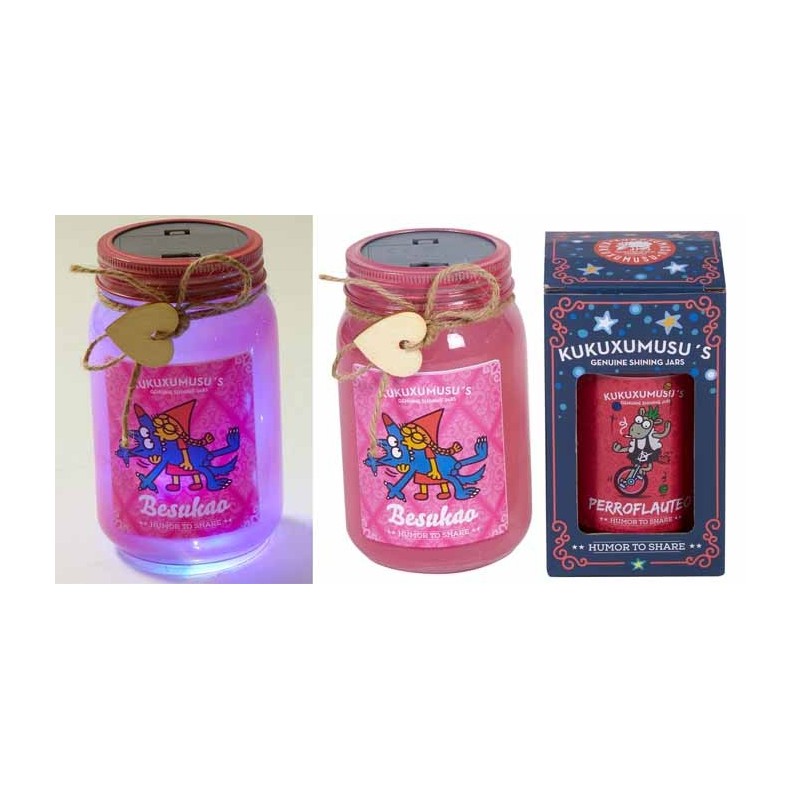 TARRO CON LUZ KUKUXUMUXU BESUKAO Caja: 8,5 x 8,5 x 14,5 cm Tarro: 8 x 8 x 14 cm TARRO CON LUZ KUKUXUMUXU BESUKAO Caja: 8,5 x 8,5 x 14,5 cm Tarro: 8 x 8 x 14 cm