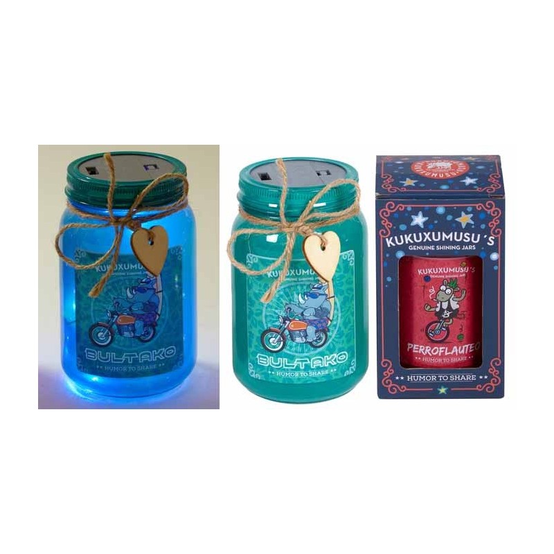 TARRO CON LUZ KUKUXUMUXU BULTAKO Caja: 8,5 x 8,5 x 14,5 cm Tarro: 8 x 8 x 14 cm TARRO CON LUZ KUKUXUMUXU BULTAKO Caja: 8,5 x 8,5 x 14,5 cm Tarro: 8 x 8 x 14 cm