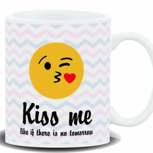 MUG CON MENSAJE EMOTICON,KISS ME...